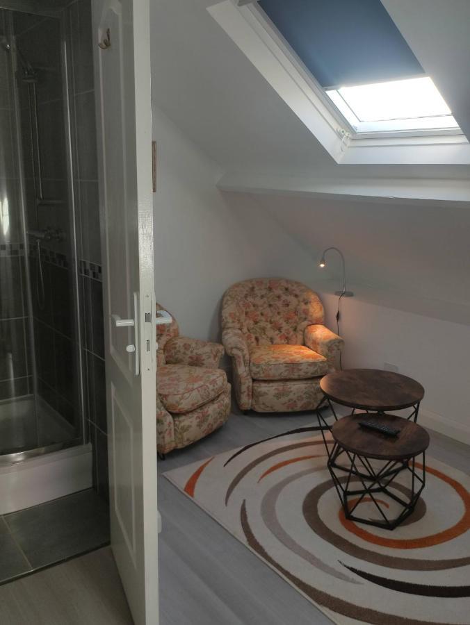 Le Jardin B&B Isigny-le-Buat Экстерьер фото