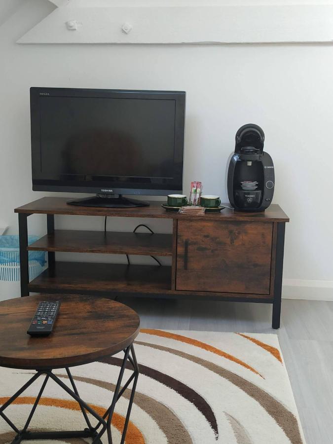 Le Jardin B&B Isigny-le-Buat Экстерьер фото