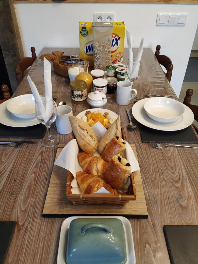 Le Jardin B&B Isigny-le-Buat Экстерьер фото