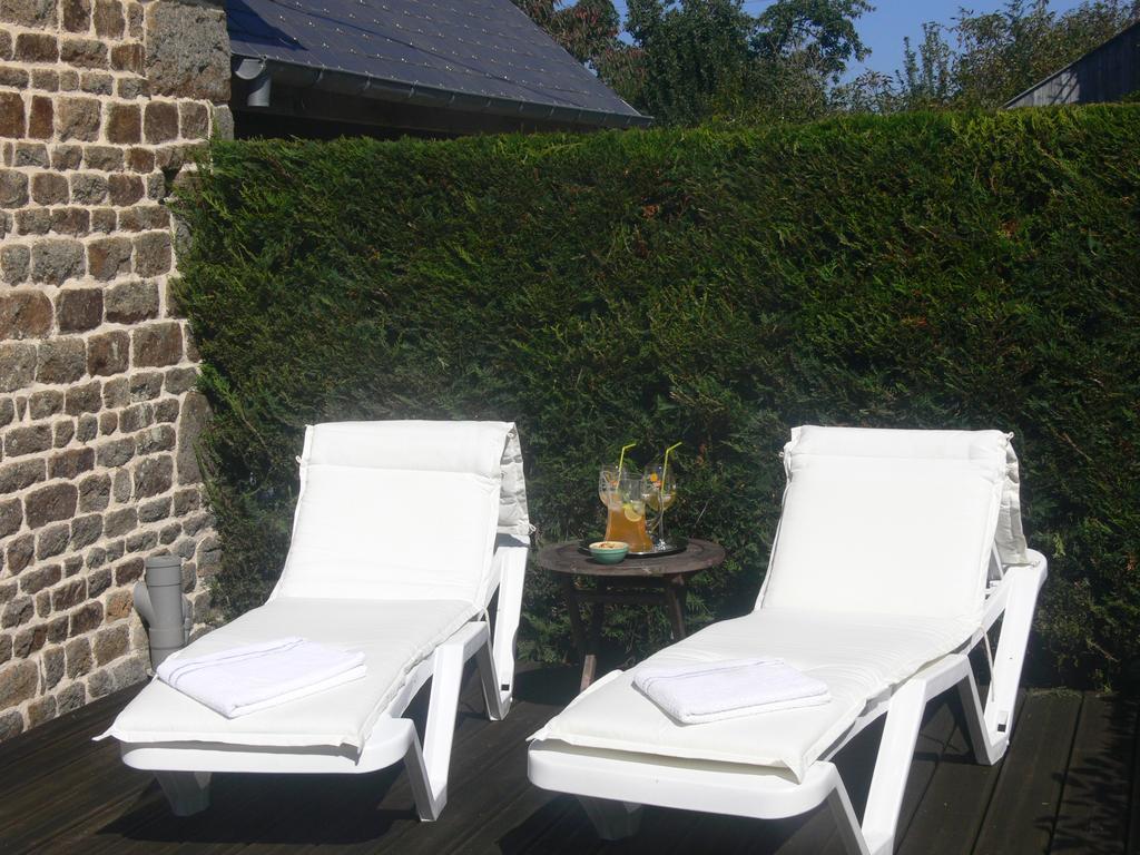 Le Jardin B&B Isigny-le-Buat Экстерьер фото