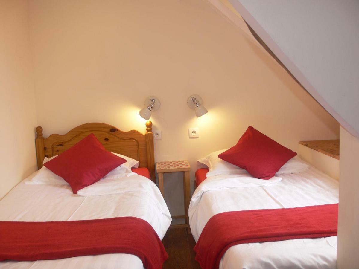 Le Jardin B&B Isigny-le-Buat Экстерьер фото